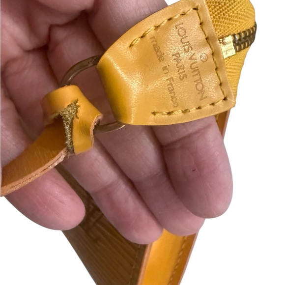Louis Vuitton Yellow Pochette Accessoires Epi Leather - Picture 8 of 14